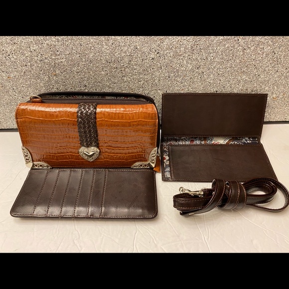 Crossbody Clutch - Picture 10 of 11